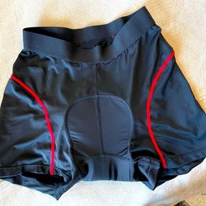 Bicycle shorts with padding